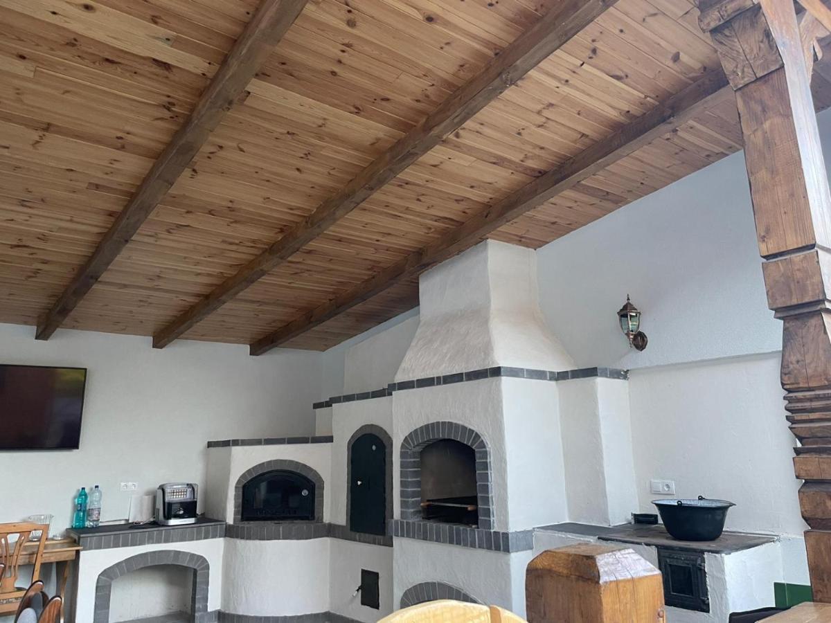 Casa De Langa Padure Otel Sighetu Marmaţiei Dış mekan fotoğraf