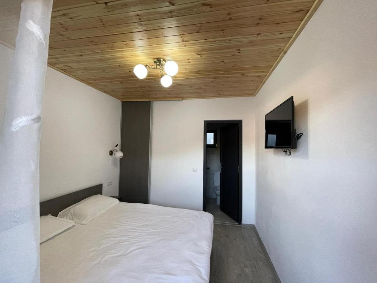 Casa De Langa Padure Otel Sighetu Marmaţiei Dış mekan fotoğraf