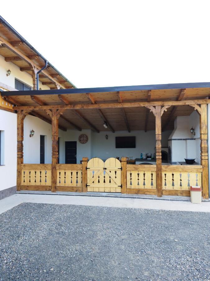 Casa De Langa Padure Otel Sighetu Marmaţiei Dış mekan fotoğraf