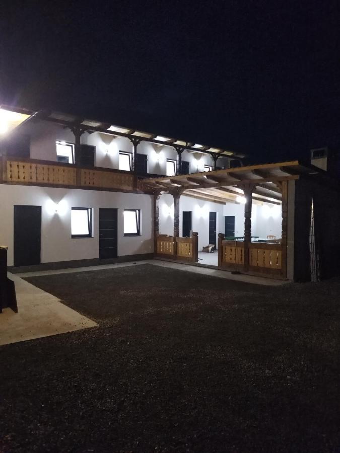Casa De Langa Padure Otel Sighetu Marmaţiei Dış mekan fotoğraf